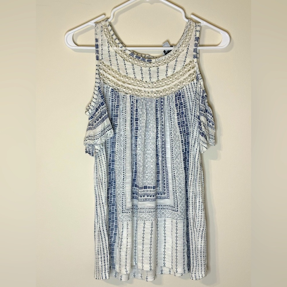 Lucky Brand Off-White and Navy Cold-Shoulder Top, Size Small